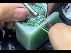 Disegno anti-statico Semi-automatica macchina di saldatura rotonda Linea di dati della testa dell'aviazione USB saldatura